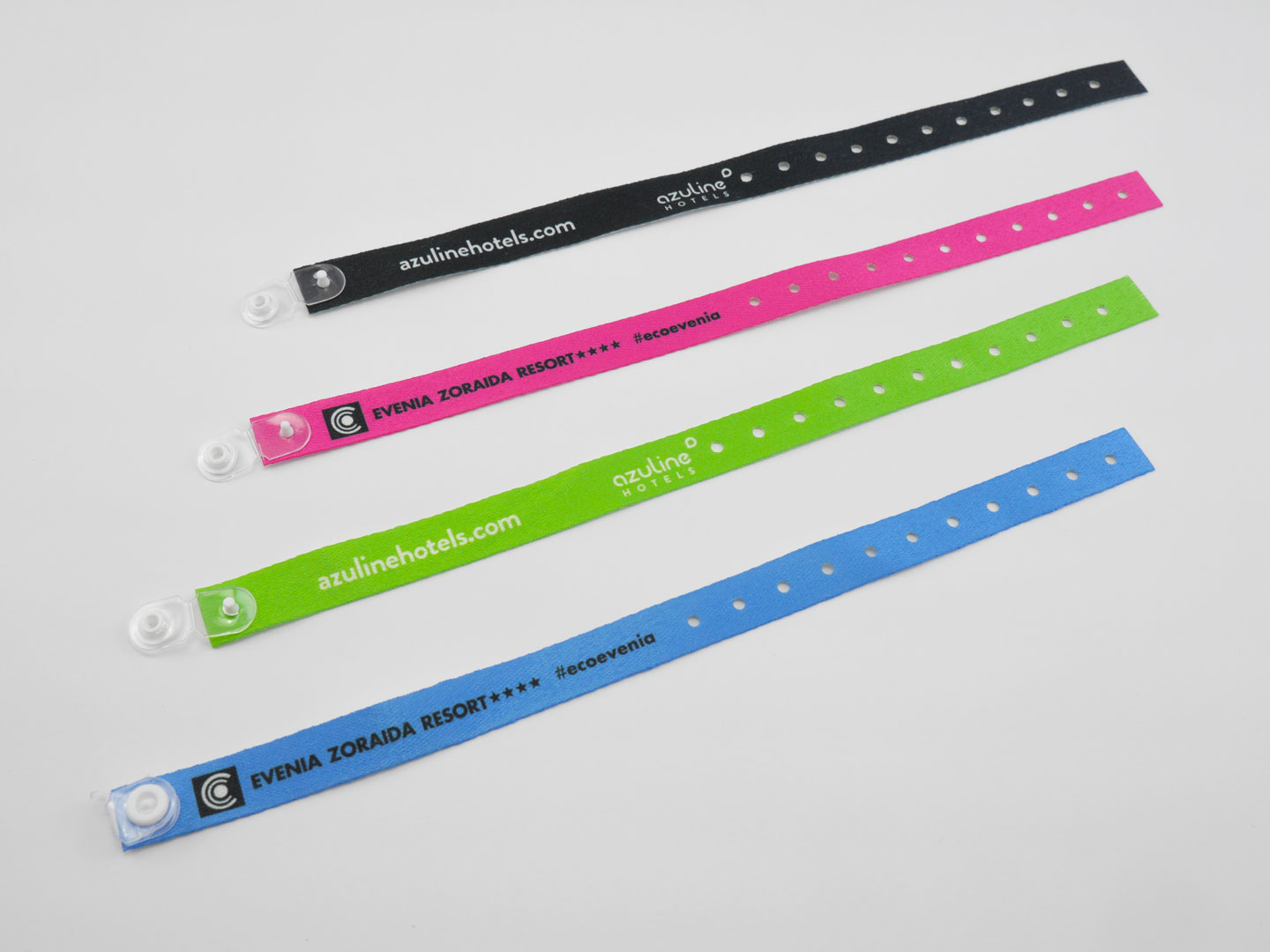 Pulseras de materiales reciclados y sostenibles para identificación y control de acceso